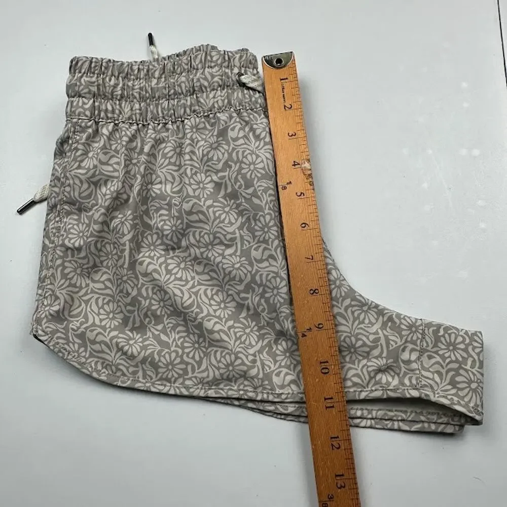 Vuori Clementine Short 2.0 Womens Small Gray Floral Lined Running Performance_10